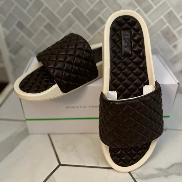 New In Box: APL Men\'s Lusso Leather CHOCOLATE/PRISTINE Slides in Size 11 Athletic Propulsion Labs (APL) Lusso Slide (Womens  main image 3